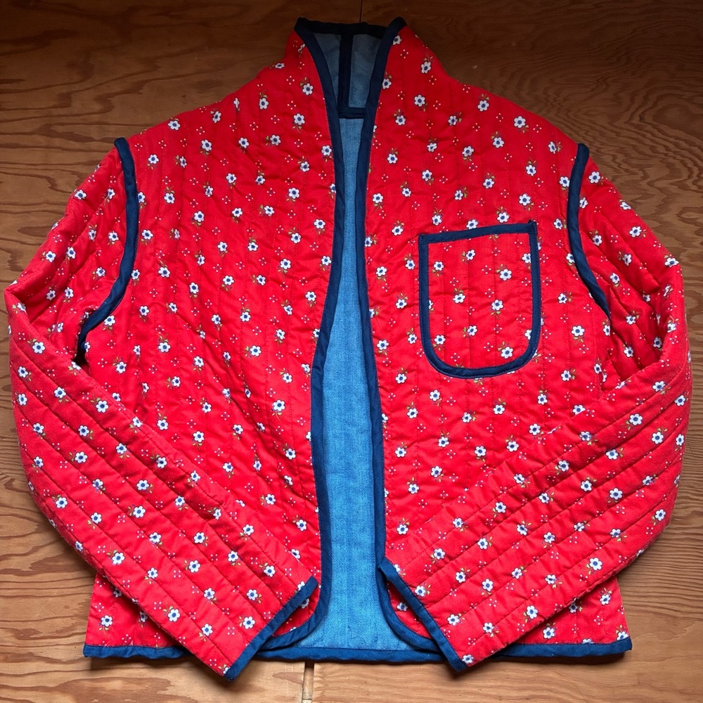 Vintage, reversible, Floral Red, quilted coat ✨